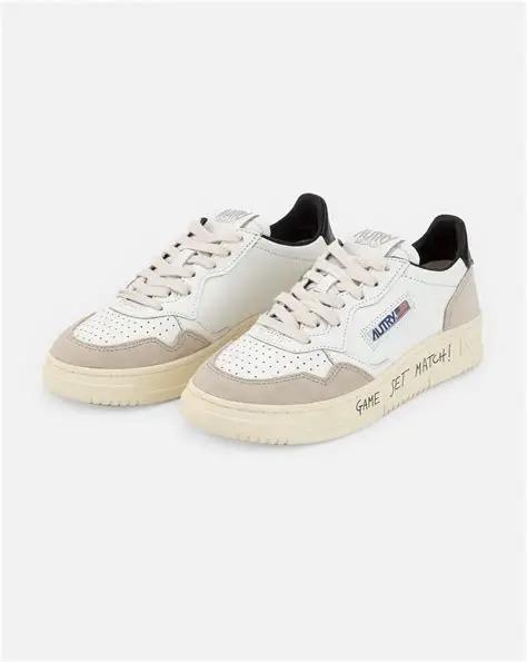 AULW MA04 SUEDE WHT/BLACK AUTRY