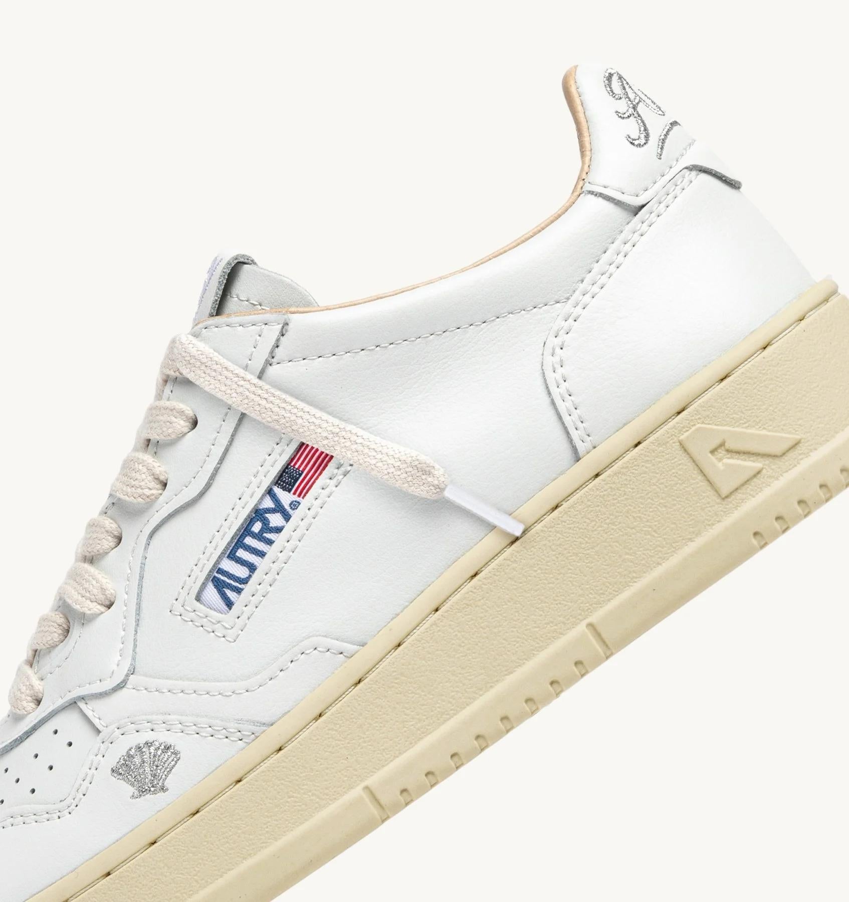  AULW HP02 SHELL WHT/SILV AUTRY 
